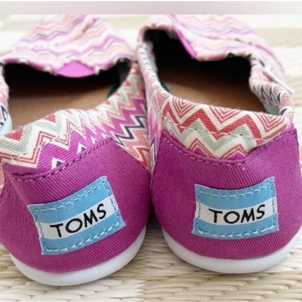 Toms Classic Flats Sz 5 Women 3 Girls Nwot